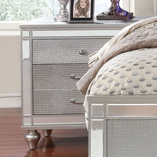 Sunvega Contemporary White High Gloss Lacquer Nightstand with Chrome Handles and USB Charger