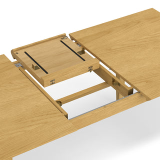 Sunvega Extendable Oak Dining Table with Butterfly Leaf for 6 to 8 People