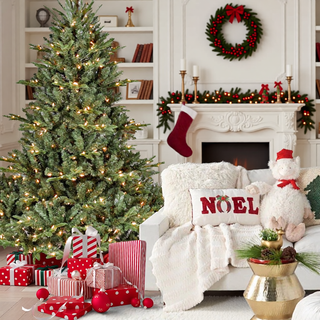 Sunvega 7FT Full-Shape Pre-Lit Christmas Tree with 750 UL Lights and Hinged Structure