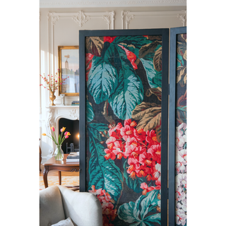 Sunvega Three-Panel Decorative Screen with Bold Pattern and Classic Wood Design