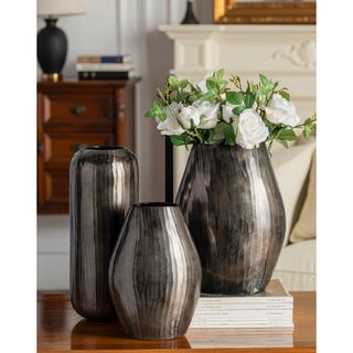 Sunvega Gold Aluminum Chisel Flower Vase with a Short Round Metallic Silhouette