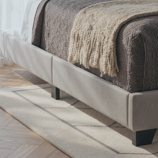 Sunvega Warwick Grey Upholstered California King Bed with Solid Wood Legs