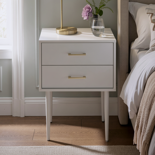 Sunvega Mid-Century Modern White Nightstand with Tapered Legs and Gold Handles