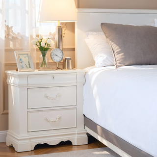 Sunvega Estrella White Finish Pine Wood Nightstand with 3 Drawers