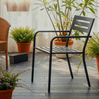 Sunvega Set of 4 Stackable Patio Dining Chairs with Ergonomic Armrests and Powder-Coated Metal Frame