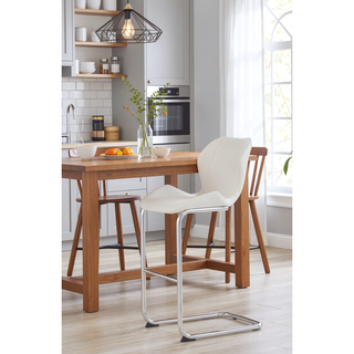 Sunvega 4-Piece White Bar Stool Set with Bucket Seats and Metal Footrest