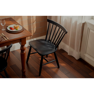 Sunvega Mid-Century Modern Dining Chairs with Spindle Back and Shaker Legs