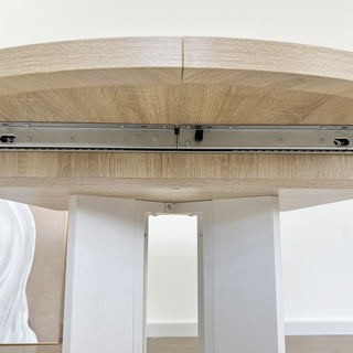 Sunvega Expandable Oval Dining Table with Removable Leaf and X-Shaped Base White